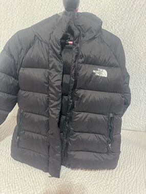 The North Face Black Puffer Jacket - Insulated Puff Coat